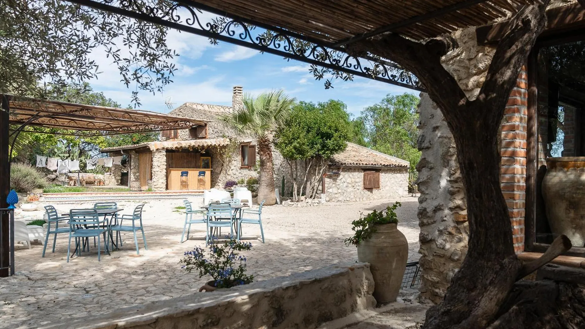 Roba Degli Ulivi Bed & Breakfast Agrigento 3*,  Italy